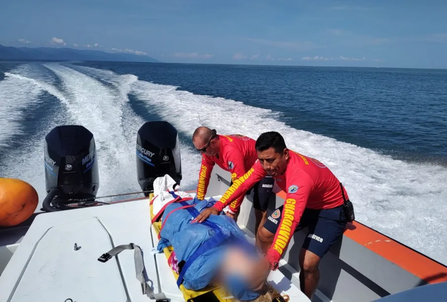 Mujer alemana rescatada por guardavidas