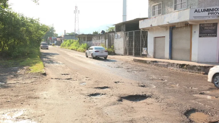 avenida Tamaulipas con baches