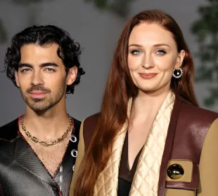 Joe Jonas y Sophie Turner en una gala