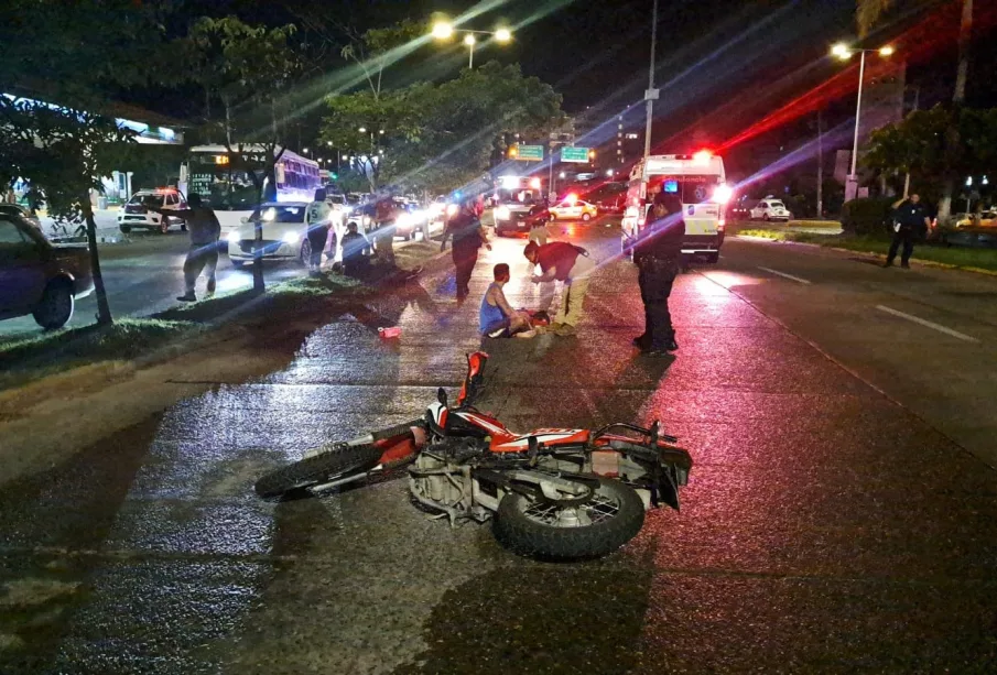 Tres personas resultaron lesionadas en el accidente.