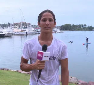 Surfista vallartense Juan Pablo Melendrez