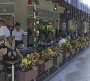 Turistas en restaurante