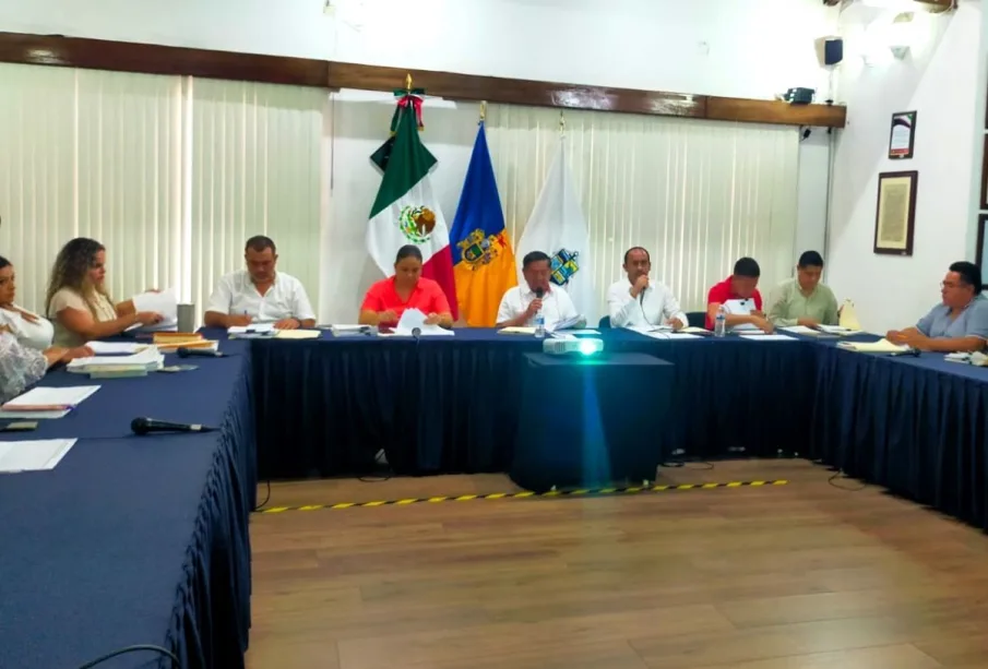 Sesión de Comisiones en Ayuntamiento de Vallarta