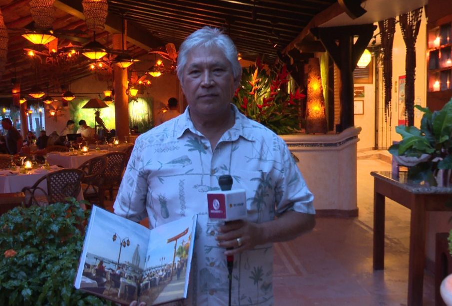 Alberto Pérez González, con libro La Palapa