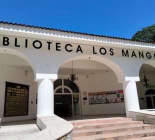 Biblioteca Los Mangos en Puerto Vallarta