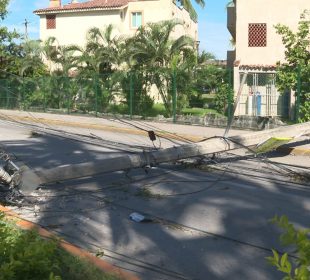 Calle bloqueada por porte de luz