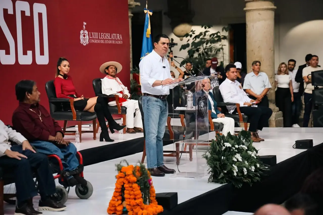 “Chema” Martínez rindiendo segundo informe