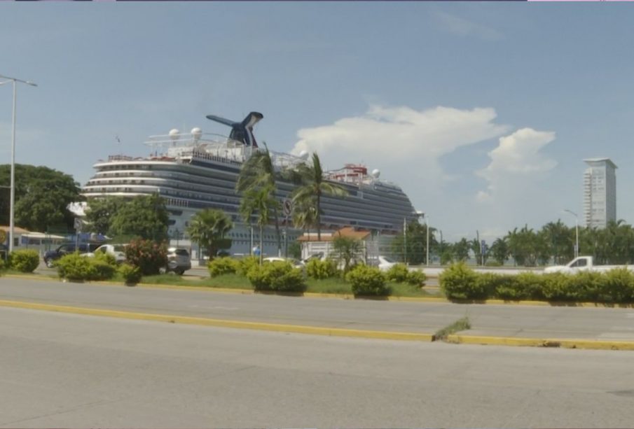 Crucero en marina de Puerto Vallarta