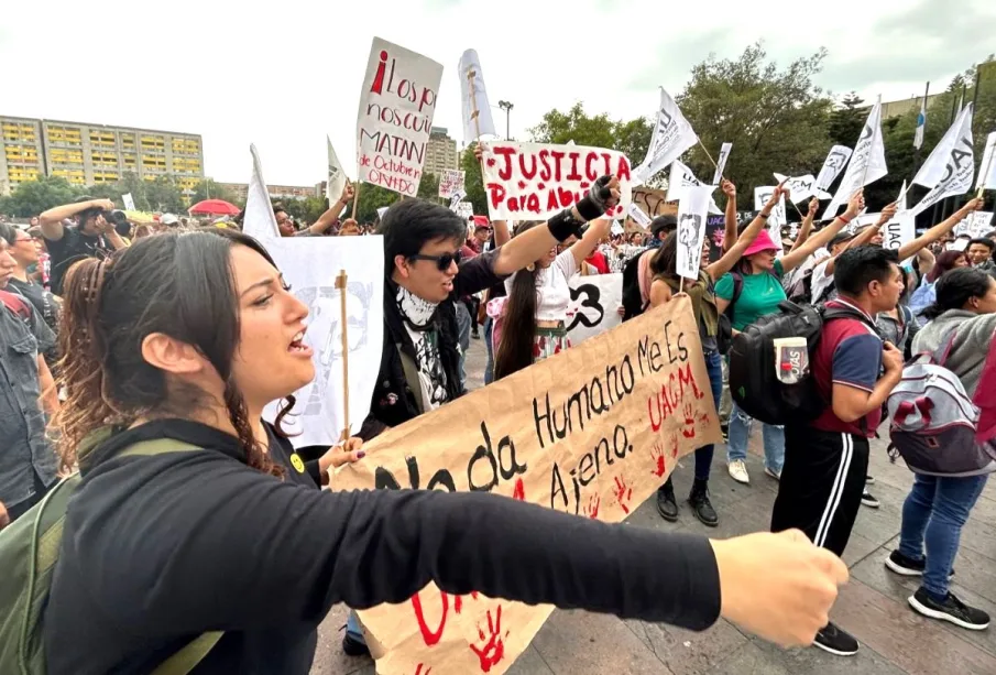 Marcha en CDMX por muertos de Tlatelolco