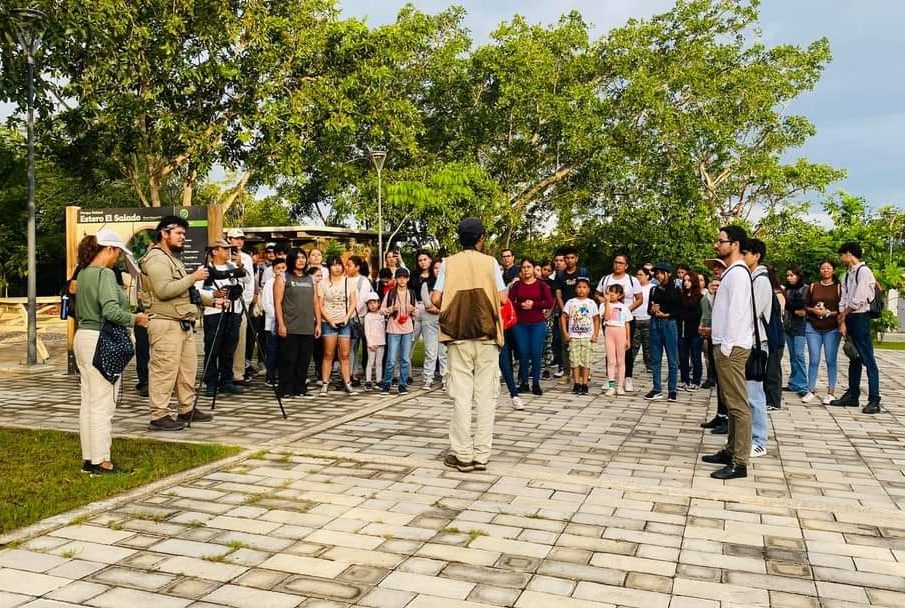 Asistentes al Festival del Día de las Aves de Migración