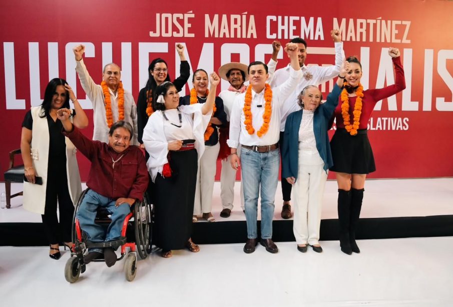 Simpatizantes junto a “Chema” Martínez