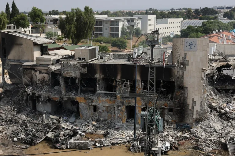 Edificio destruido por bombardeo