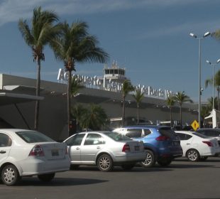 Pasajeros en el aeropuerto de Vallarta