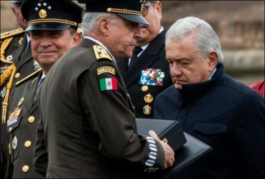 AMLO y Cienfuegos.