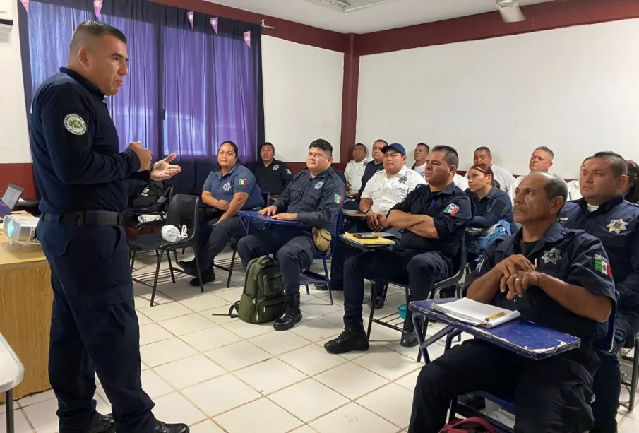 Capacitación a policías de Vallarta