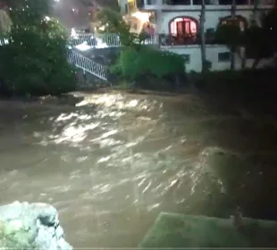 Gran caudal en el Río Cuale