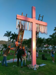 Cruz del Parque de las Mujeres en el 25N