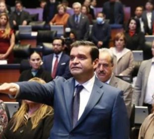 Antonio Echevarría toma protesta como consejero de la CFE