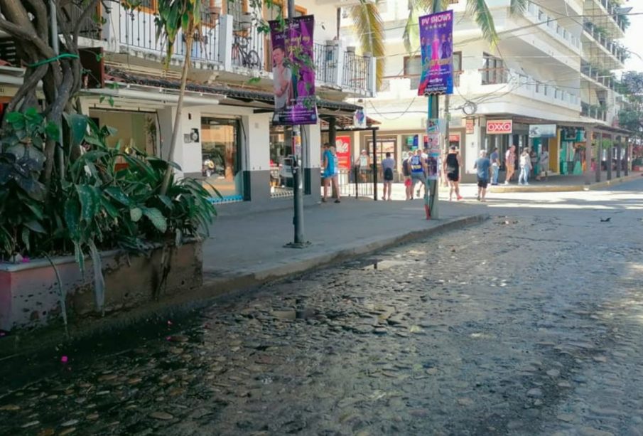 Aguas negras en calles de Puerto Vallarta