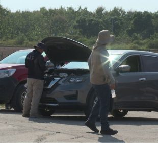 Automóviles durante operativo en Bahía de Banderas