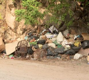 Basura en calle de El Caloso