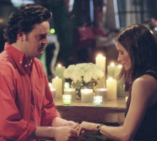 Chandler y Monica en Friends