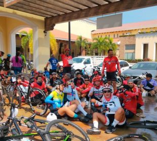 Ciclistas preparándose para Carrera Ciclista de Ruta 2023