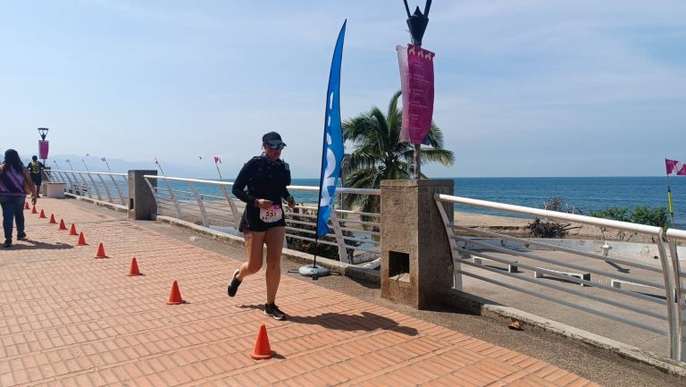 Corredora del Puerto Vallarta México by UTMB