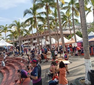 Deportista en malecón de Vallarta