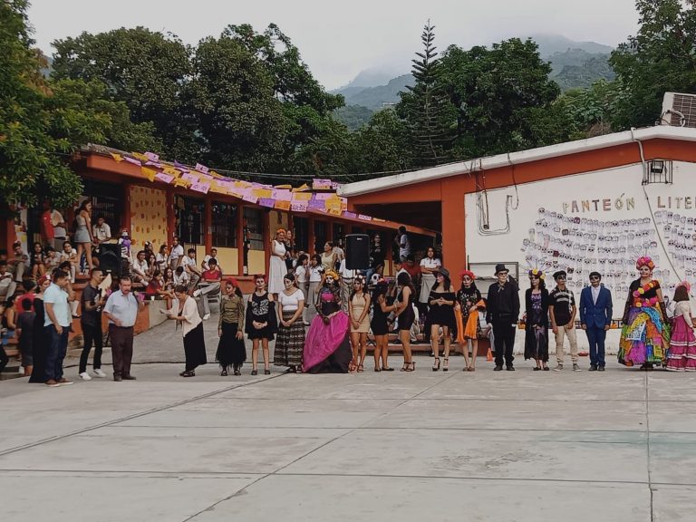 Festival de Día de Muertos en Secundaria Técnica #149