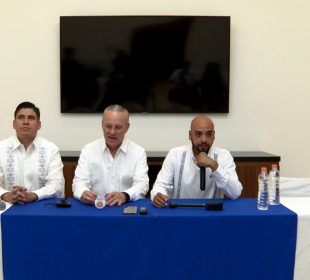 Integrantes de Coparmex en rueda de prensa