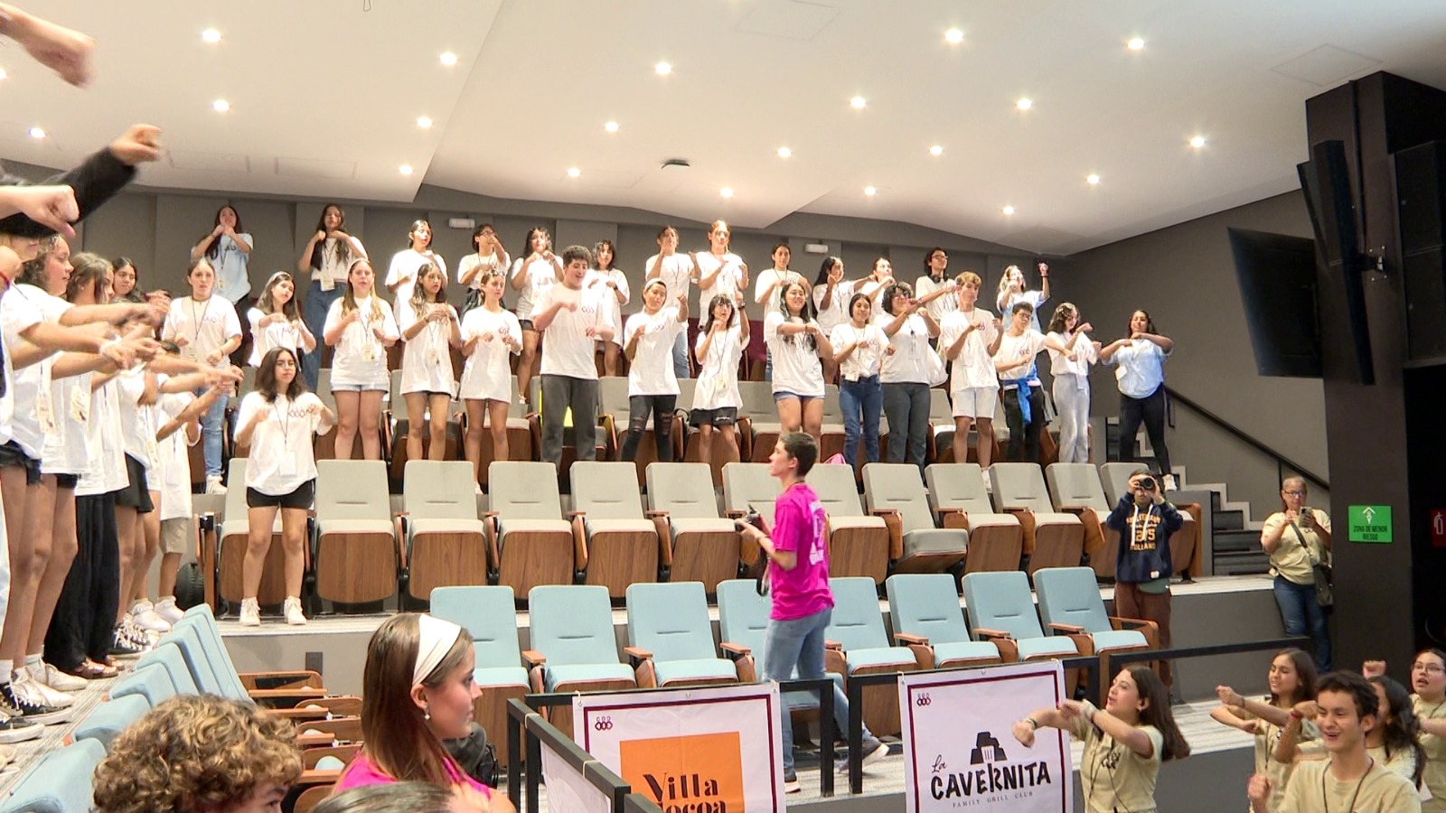 Jóvenes en seminario del Colegio Campoverde