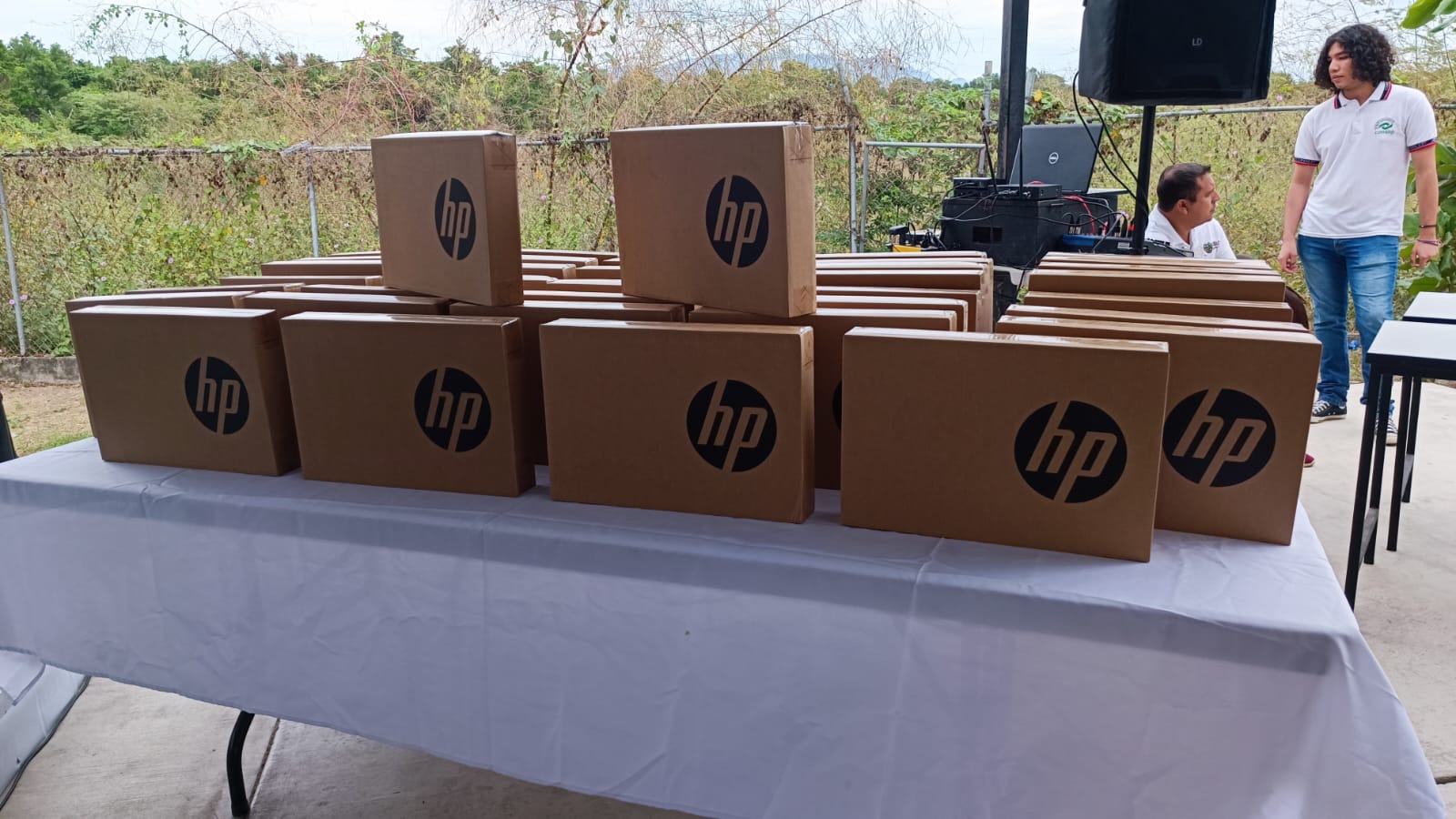 Laptops de maestros de Bahía de Banderas