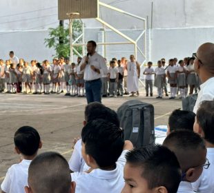 Niños en escuela de Jalisco