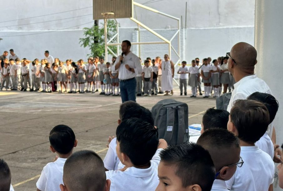 Niños en escuela de Jalisco