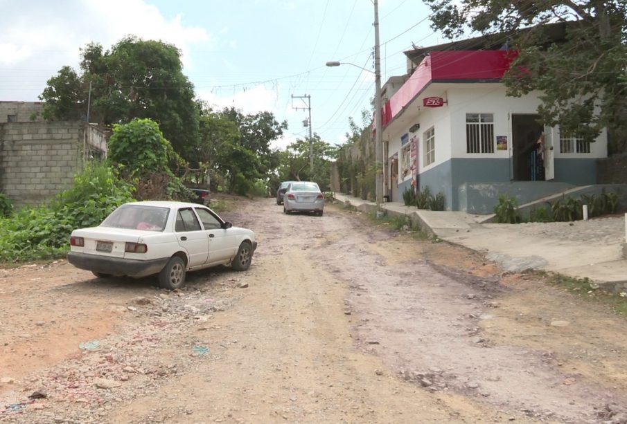 En la colonia Chulavista Ixtapa, vecinos piden servicios