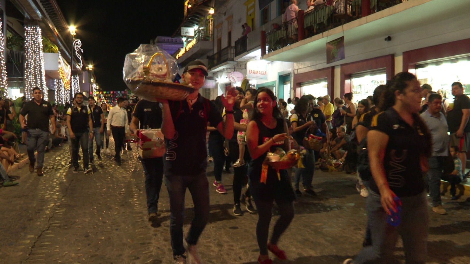 Personas durante peregrinación