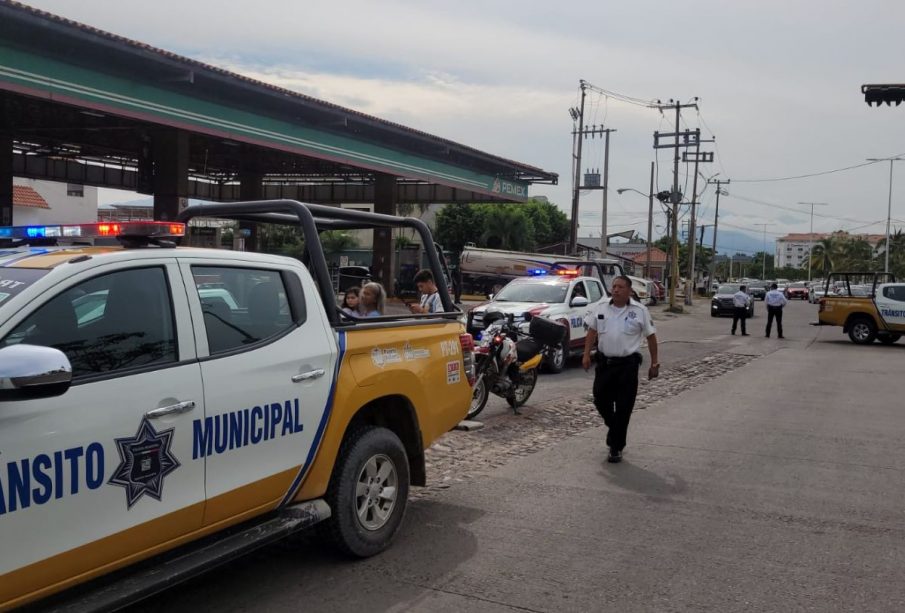 Policía municipal en la Av. Medina Ascencio