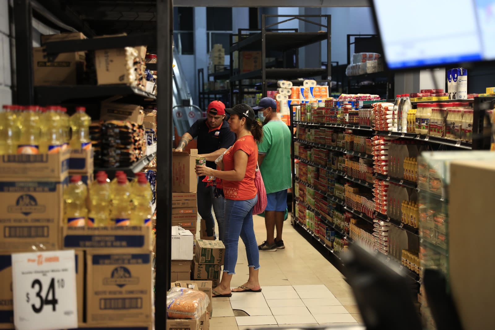 Reabrieron supermercados en Acapulco