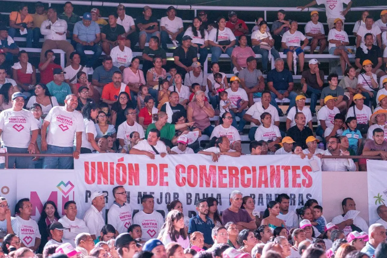 Unión de comerciantes en informe de Mirtha Villalvazo