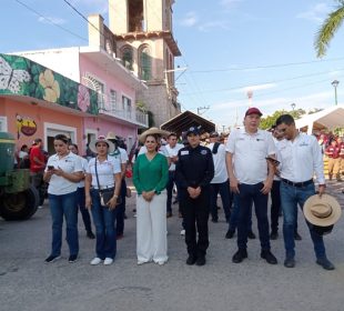 La alcaldesa Mirtha Villalvazo