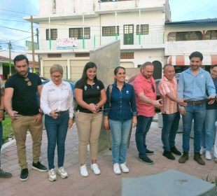 Autoridades de Grupo Crecento en nuevo parque