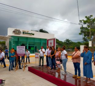 Inauguración de calle pavimentada junto al Banco del Bienestar