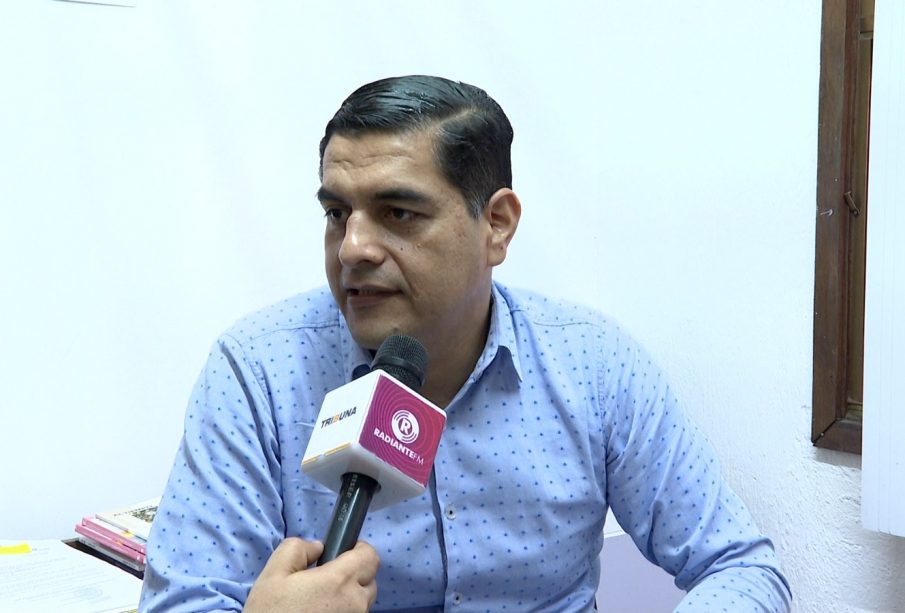 Jaime Castillo Copado, oficial del Registro Civil en PV