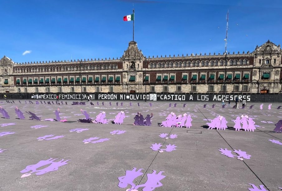 Zócalo de la CDMX en marcha del 25N