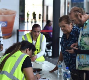 Pasajeros utilizando el Aeropuerto Internacional de Acapulco