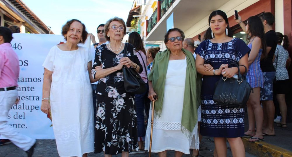 Josefina y Consuelo Munguía García, junto con Emma Bernal Torres