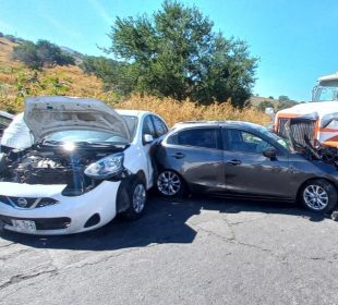 Se vieron involucrados al menos diez vehículos en accidente múltiple