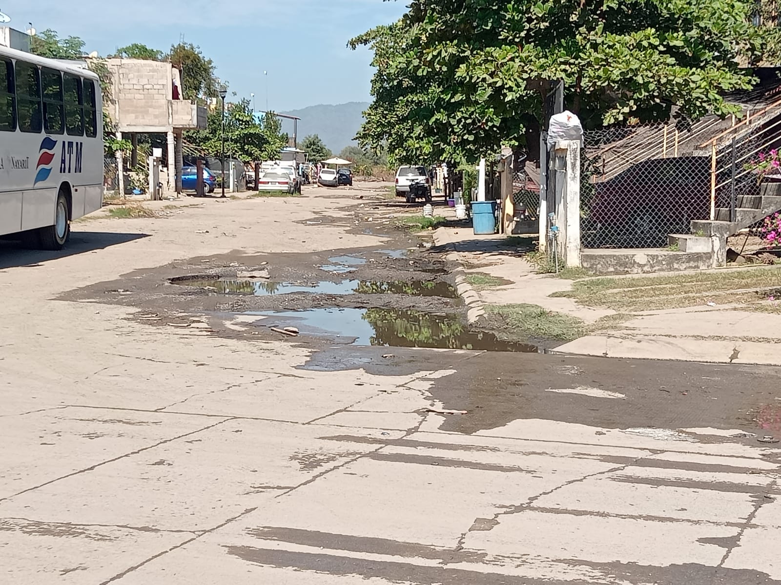 Calle Azucena llena de aguas negras