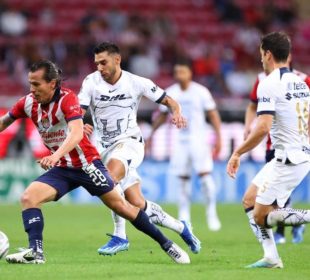 Chivas sacaron ventaja sobre Los Pumas dela UNAM, durante el partido de ida de los cuartos de final del torneo de apertura 2023